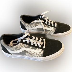 Vans ward black & gray floral mesh size 3.5/5.5
